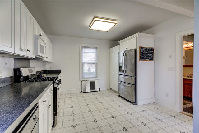577 Spring Street, Newport, RI 02840