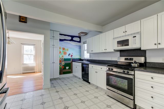 577 Spring Street, Newport, RI 02840