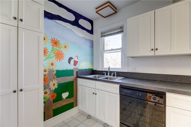 577 Spring Street, Newport, RI 02840