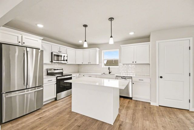 52160 Olympus Pass, Granger, IN 46530