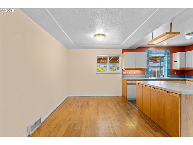 4922 Se 51ST Ave, Portland, OR 97206