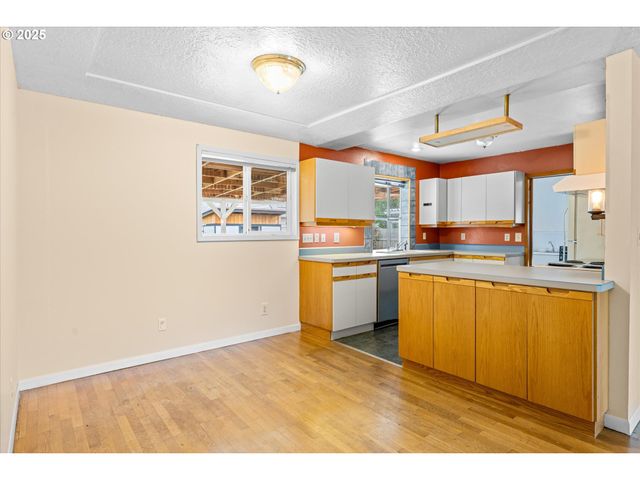 4922 Se 51ST Ave, Portland, OR 97206