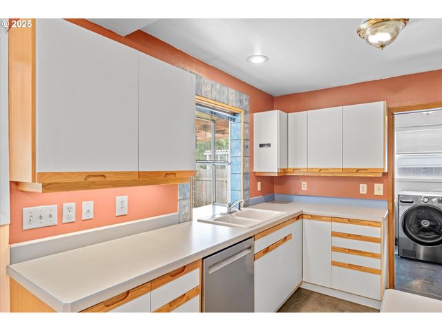 4922 Se 51ST Ave, Portland, OR 97206