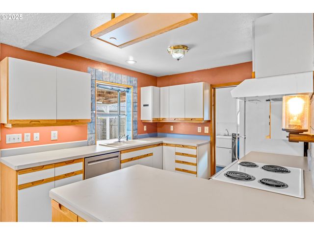 4922 Se 51ST Ave, Portland, OR 97206