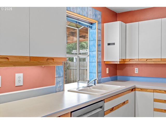 4922 Se 51ST Ave, Portland, OR 97206