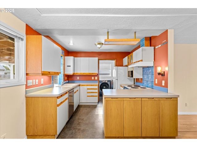 4922 Se 51ST Ave, Portland, OR 97206