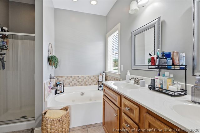 3916 Barclay Way, Wade, NC 28395