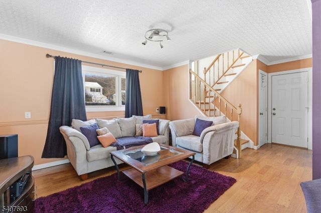 5 Downstream Dr, Mount Olive Twp., NJ 07836