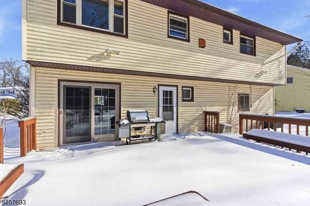 5 Downstream Dr, Mount Olive Twp., NJ 07836