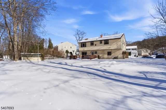 5 Downstream Dr, Mount Olive Twp., NJ 07836