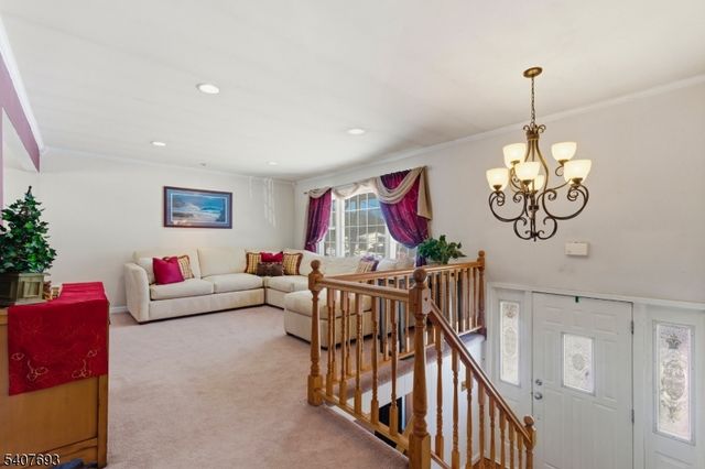 5 Downstream Dr, Mount Olive Twp., NJ 07836