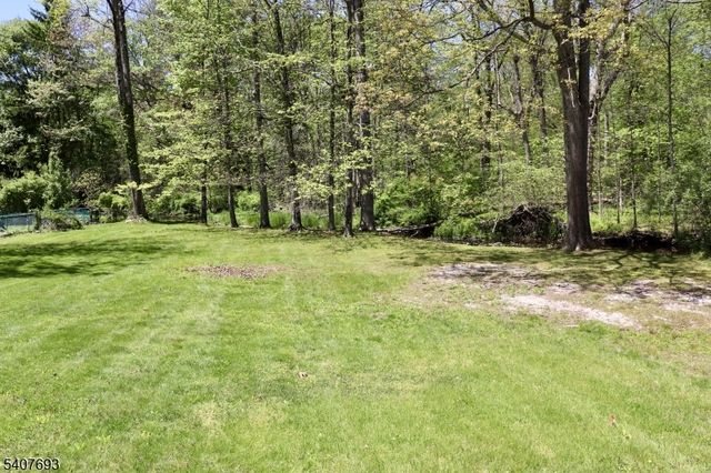 5 Downstream Dr, Mount Olive Twp., NJ 07836