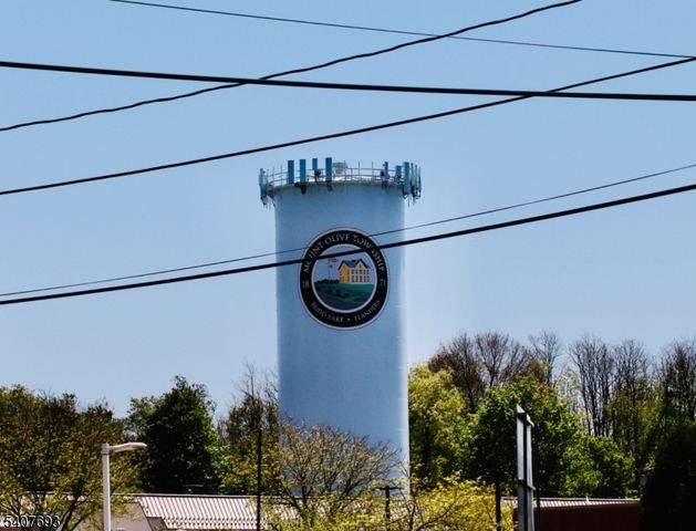5 Downstream Dr, Mount Olive Twp., NJ 07836