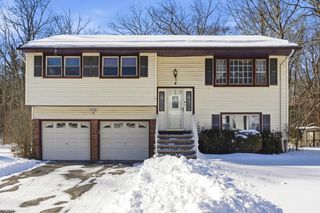 5 Downstream Dr, Mount Olive Twp., NJ 07836