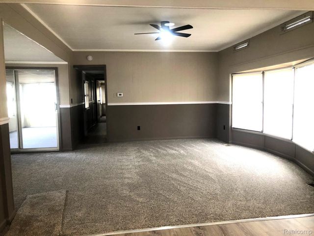 612 Holly Court, Jonesville, MI 49250
