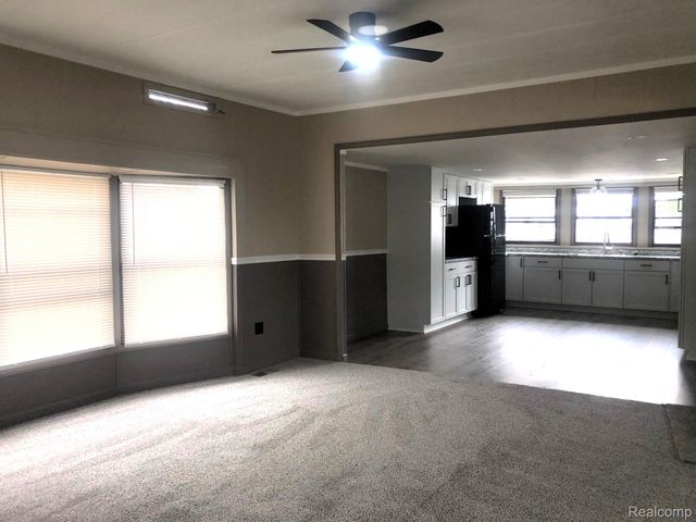 612 Holly Court, Jonesville, MI 49250
