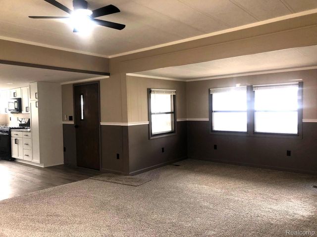 612 Holly Court, Jonesville, MI 49250