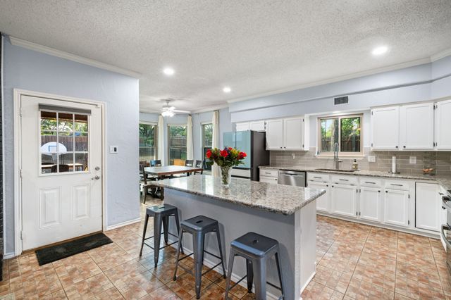 2113 Carriage Hill, Denton, TX 76207