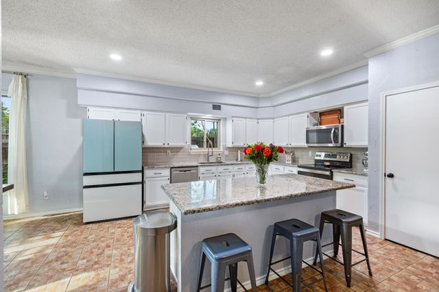 2113 Carriage Hill, Denton, TX 76207