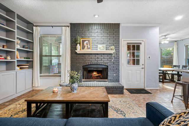 2113 Carriage Hill, Denton, TX 76207