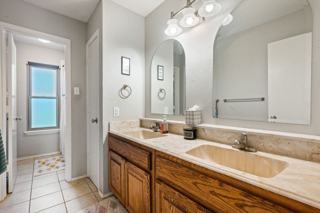 2113 Carriage Hill, Denton, TX 76207