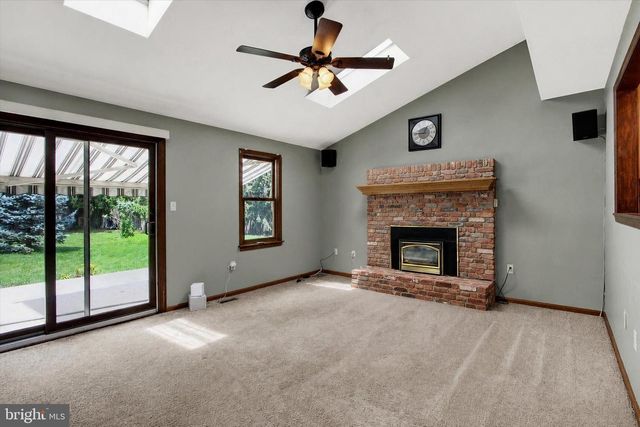 7 KINGSTON CT, Brownstown, PA 17508