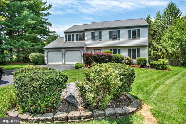 7 KINGSTON CT, Brownstown, PA 17508