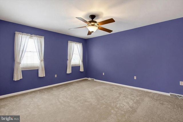 7 KINGSTON CT, Brownstown, PA 17508