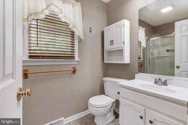 7 KINGSTON CT, Brownstown, PA 17508