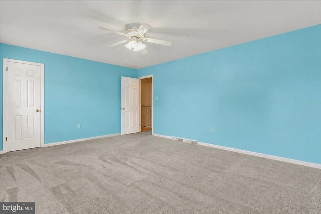 7 KINGSTON CT, Brownstown, PA 17508