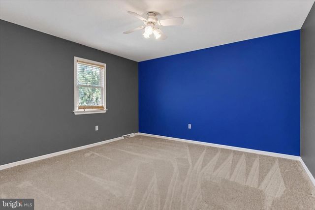 7 KINGSTON CT, Brownstown, PA 17508