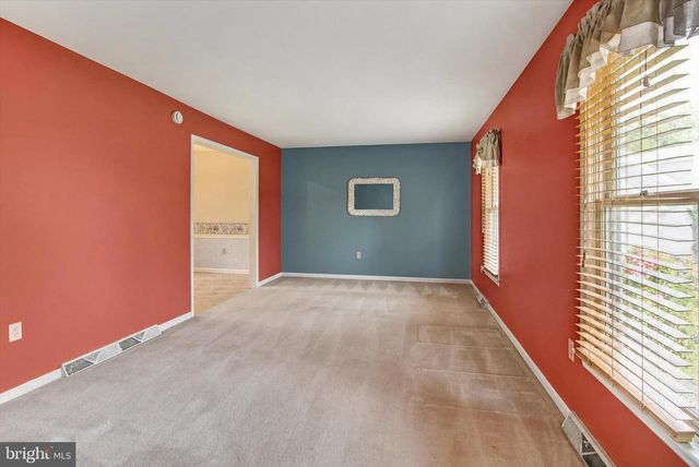 7 KINGSTON CT, Brownstown, PA 17508