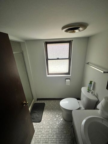14238 S Manistee Avenue, Burnham, IL 60633