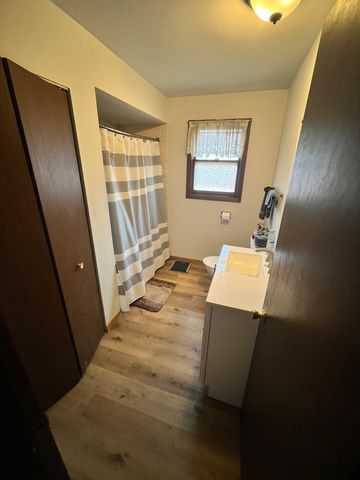 14238 S Manistee Avenue, Burnham, IL 60633