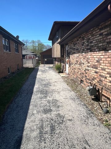 14238 S Manistee Avenue, Burnham, IL 60633