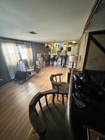 14238 S Manistee Avenue, Burnham, IL 60633