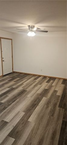 1983 Razorback Road 4, Fayetteville, AR 72701