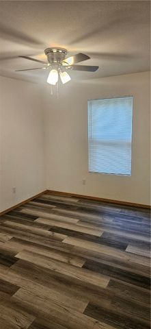 1983 Razorback Road 4, Fayetteville, AR 72701