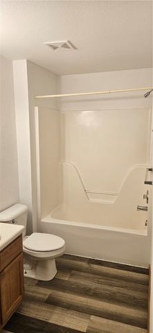 1983 Razorback Road 4, Fayetteville, AR 72701