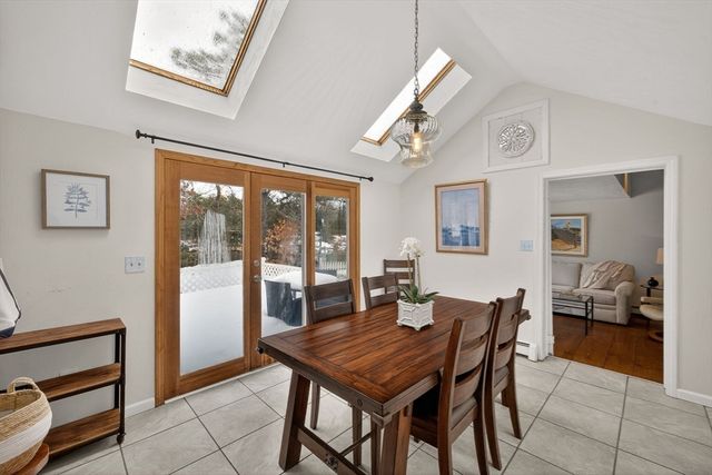 102 Nashawena St, Falmouth, MA 02540
