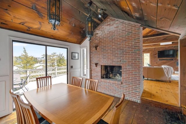 102 Nashawena St, Falmouth, MA 02540