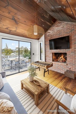 102 Nashawena St, Falmouth, MA 02540