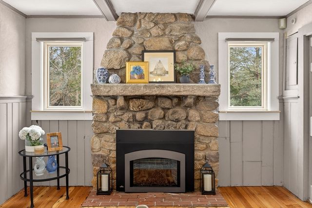 102 Nashawena St, Falmouth, MA 02540