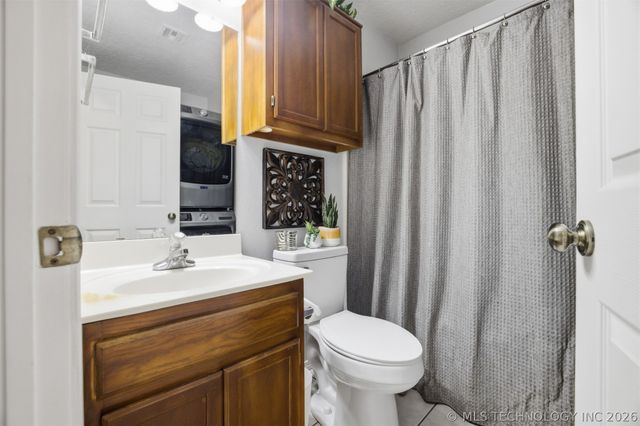 111 W Redwood Street, Coweta, OK 74429