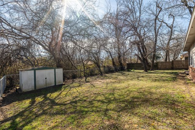 111 W Redwood Street, Coweta, OK 74429