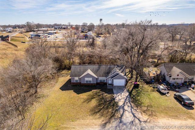 111 W Redwood Street, Coweta, OK 74429