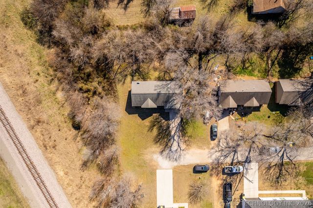 111 W Redwood Street, Coweta, OK 74429