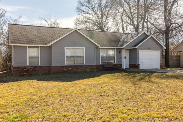 111 W Redwood Street, Coweta, OK 74429