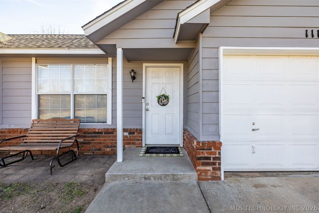 111 W Redwood Street, Coweta, OK 74429