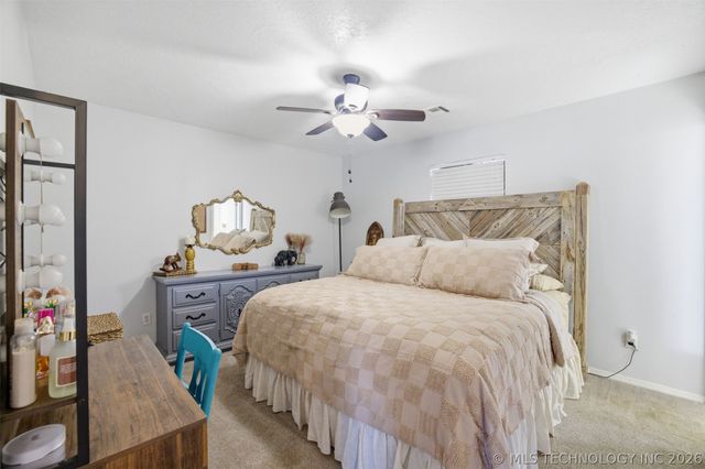 111 W Redwood Street, Coweta, OK 74429